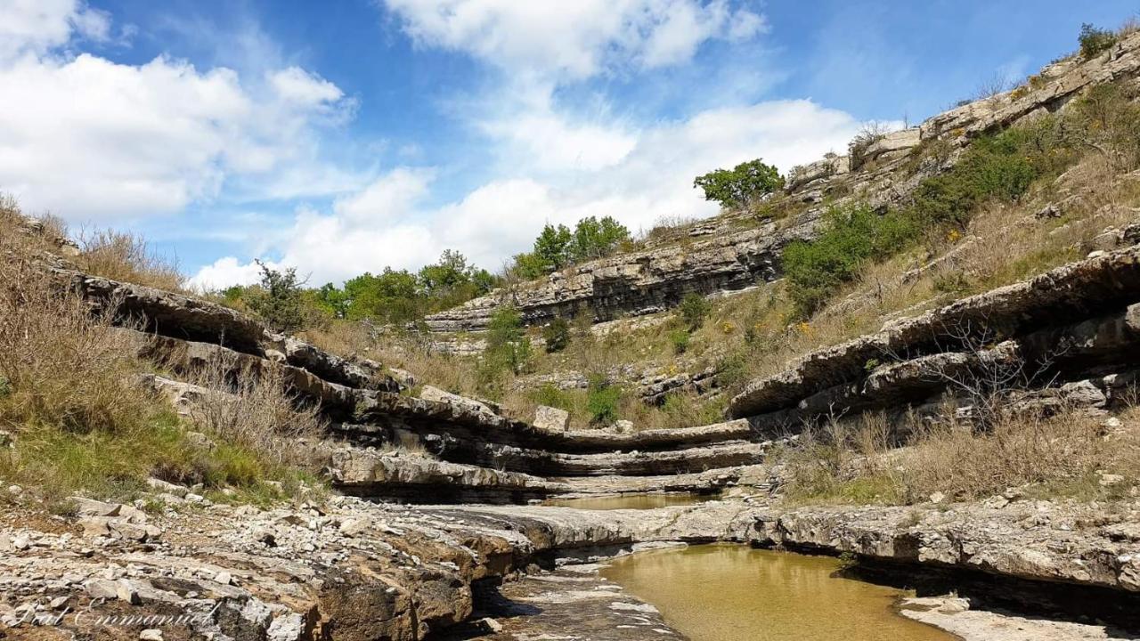 Magnifique maison en coeur de Balazuc, proche plages ardèche Esterno foto