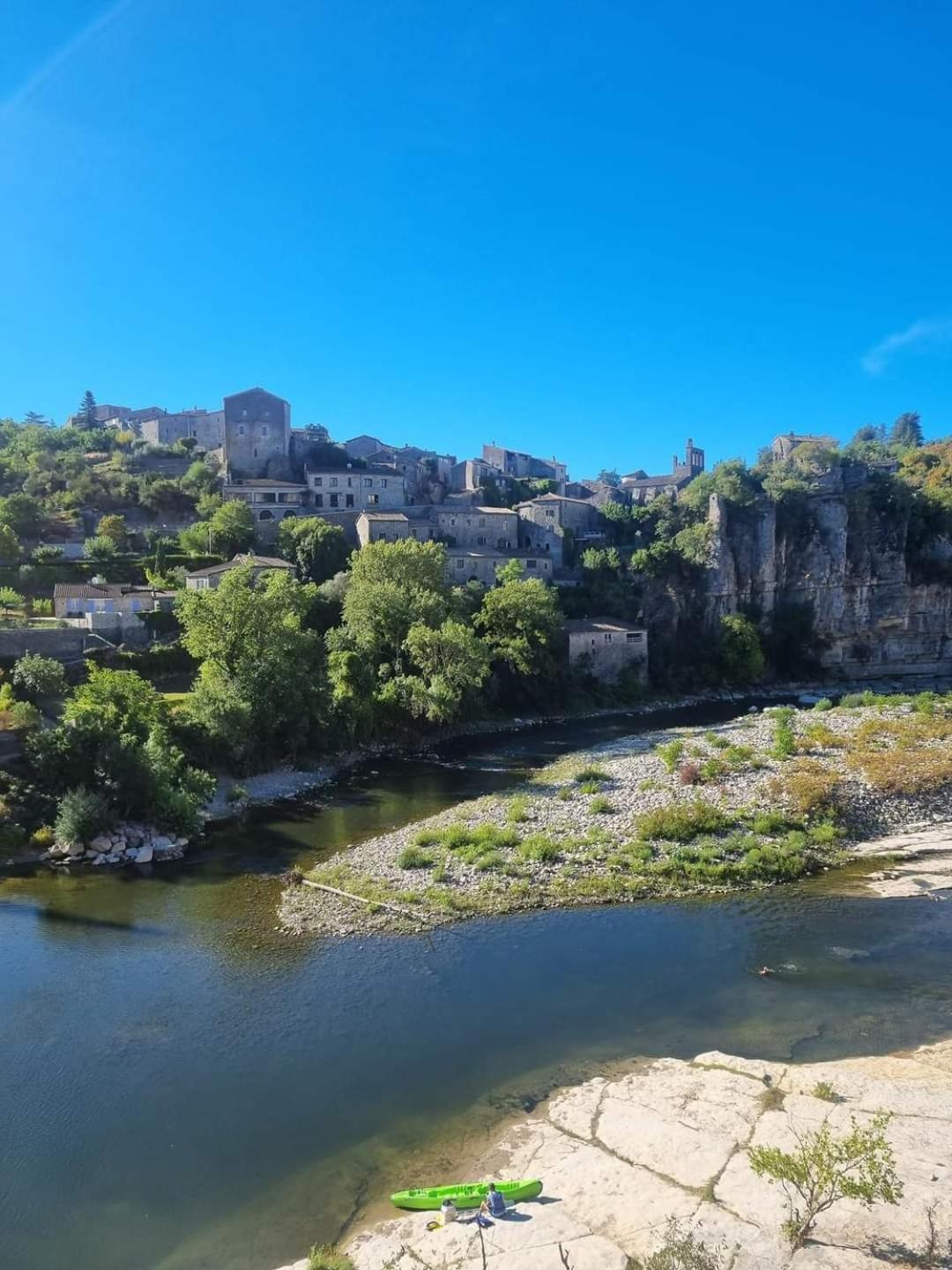 Magnifique maison en coeur de Balazuc, proche plages ardèche Esterno foto
