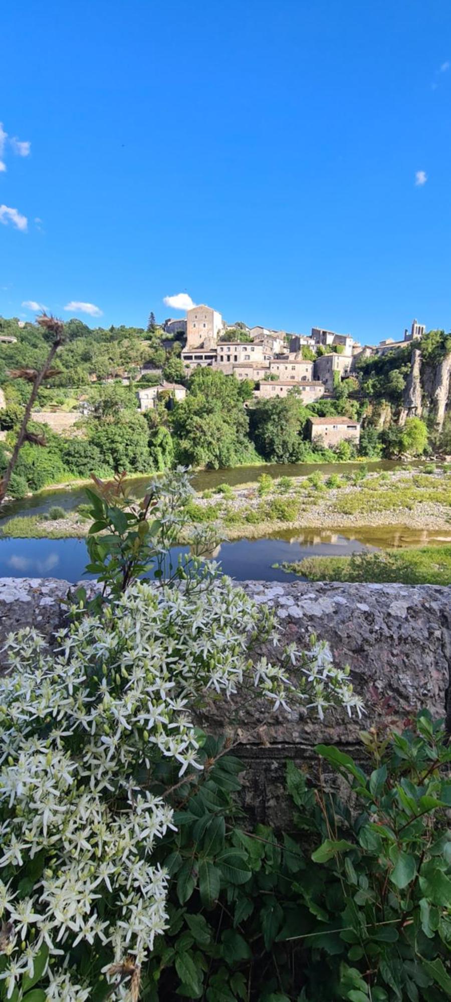 Magnifique maison en coeur de Balazuc, proche plages ardèche Esterno foto